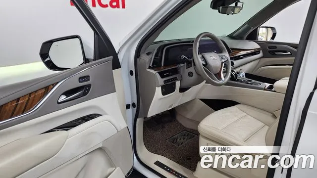 Cadillac Escalade Generation 5 — Фото автомобиля 10