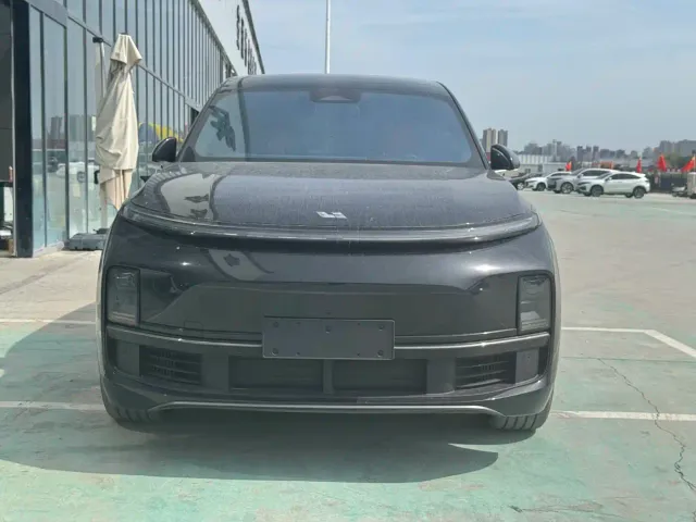 Li Auto L8 — Фото автомобиля 2