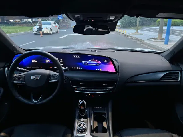 Cadillac CT5 — Фото автомобиля 13