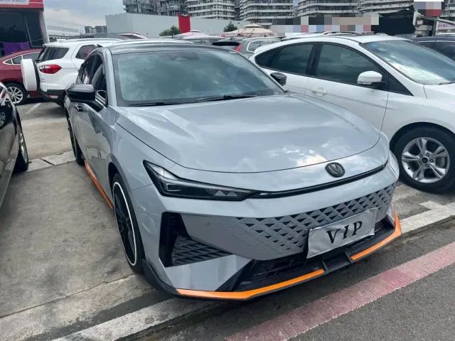 Changan UNI-V — Фото автомобиля 3