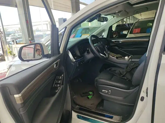 GAC Trumpchi M8 — Фото автомобиля 15