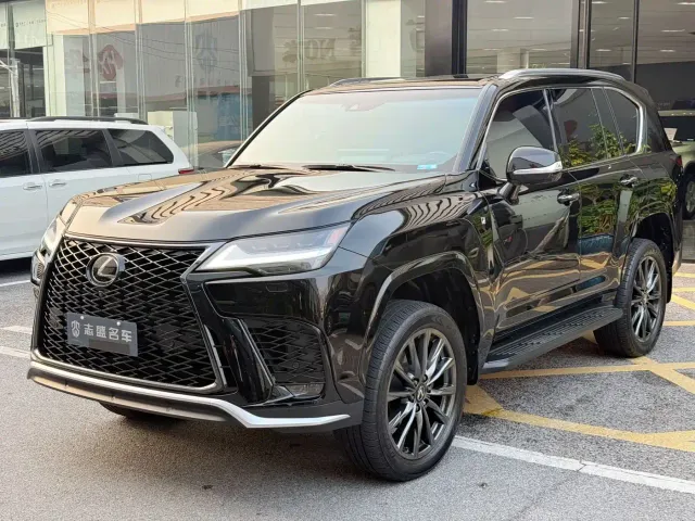 Фотография автомобиля — Lexus LX
