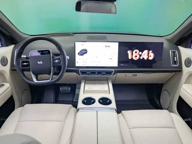 Li Auto L9 — Фото автомобиля 3
