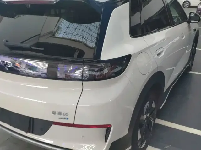 BYD Hai Shi 05 EV 2025 520KM Flagship Smart Navigation Edition — Фото автомобиля 7