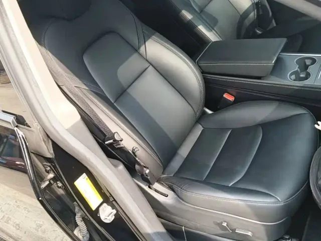 Tesla Model Y — Фото автомобиля 24