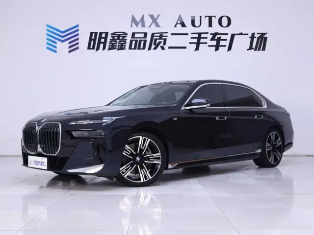 BMW 7 Series — Фото автомобиля 2