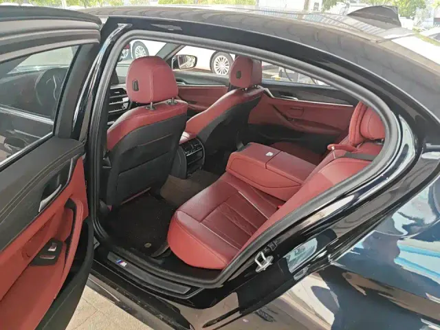 BMW 5 Series — Фото автомобиля 2