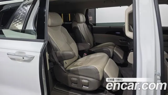 Kia Carnival Generation 4 — Фото автомобиля 18
