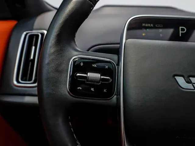 Li Auto Li L8 2023 Pro — Фото автомобиля 26
