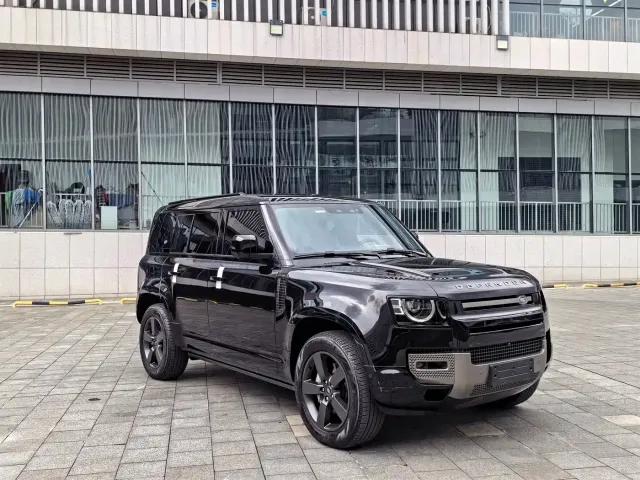 Land Rover Defender — Фото автомобиля 3
