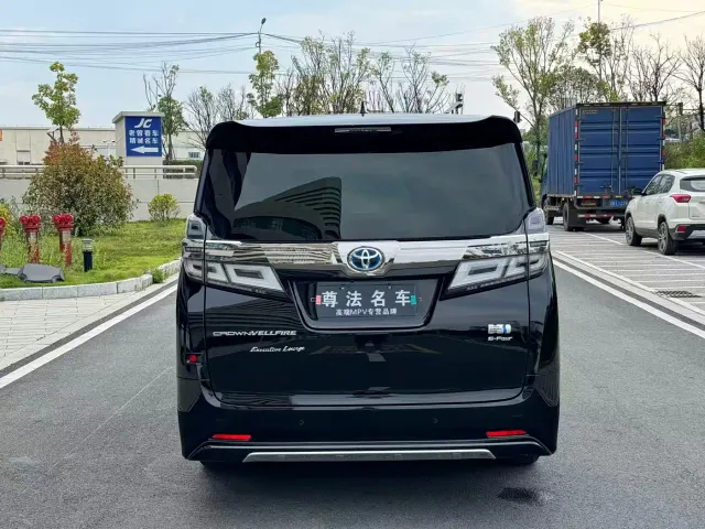 Toyota Vellfire 2021 Crown Hybrid 2.5L HV Premium Edition — Фото автомобиля 5