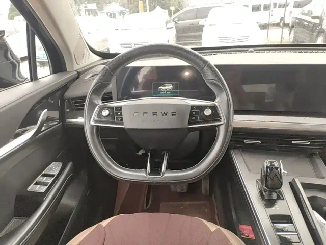 Roewe RX5 Max — Фото автомобиля 10