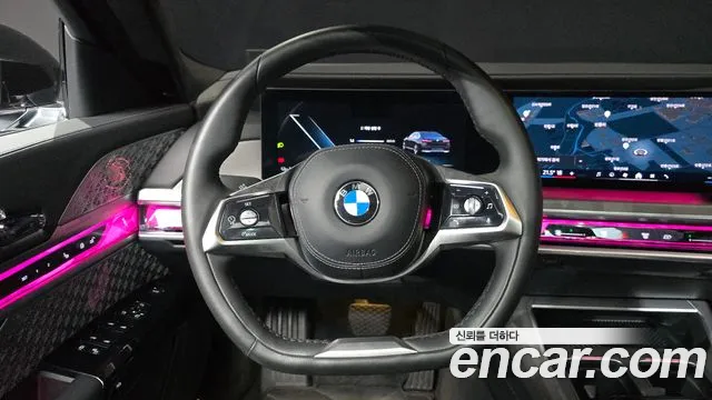 BMW i7 G70 — Фото автомобиля 13
