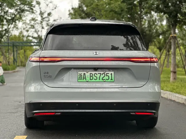 Nio ES8 — Фото автомобиля 5