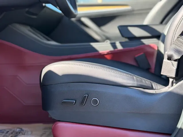 Tesla Model Y — Фото автомобиля 5