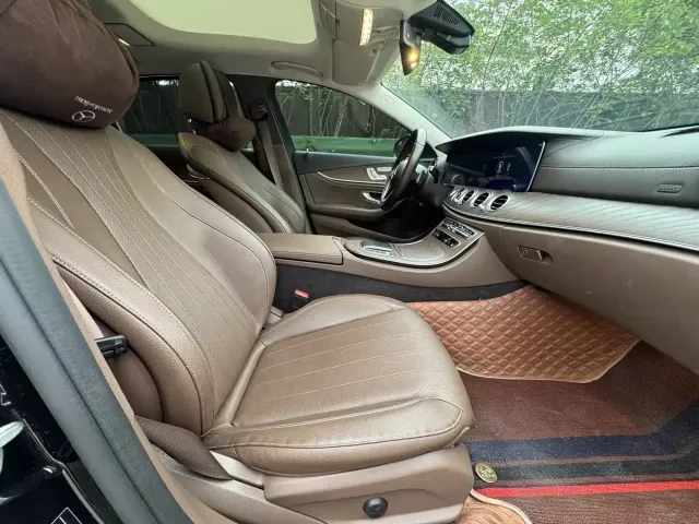 Mercedes-Benz E-Class — Фото автомобиля 12
