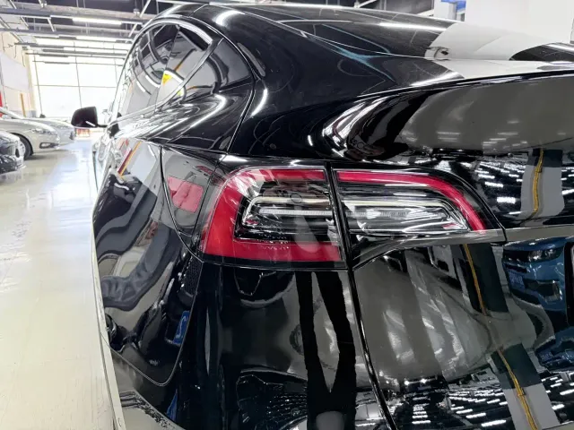 Tesla Model Y — Фото автомобиля 8
