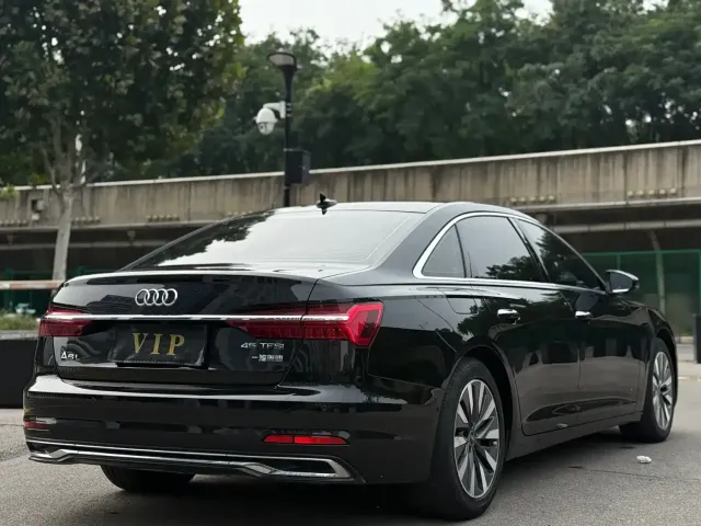 Audi A6L — Фото автомобиля 14