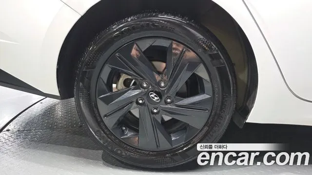 Hyundai AVANTE Avante (CN7) — Фото автомобиля 5