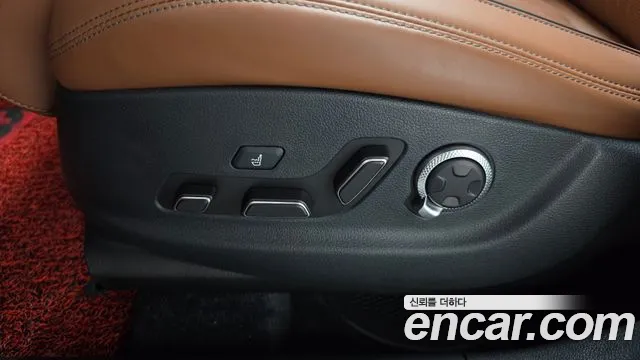 Genesis GV70 — Фото автомобиля 30