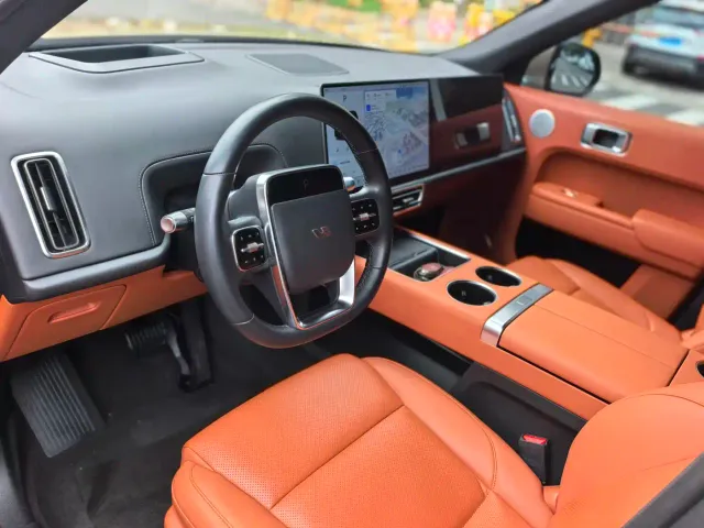 Li Auto L9 — Фото автомобиля 11