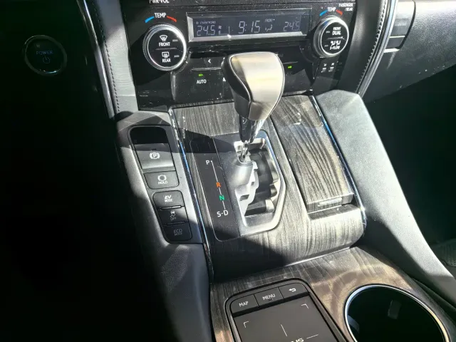 Lexus LM — Фото автомобиля 6