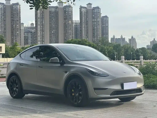 Tesla Model Y — Фото автомобиля 3