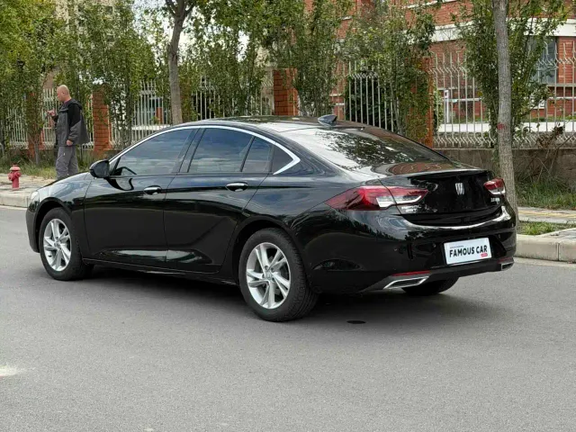 Buick Regal — Фото автомобиля 3