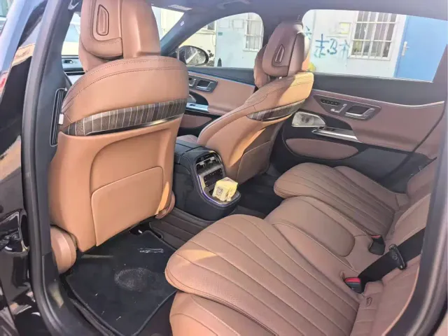 Mercedes-Benz E-Class — Фото автомобиля 9