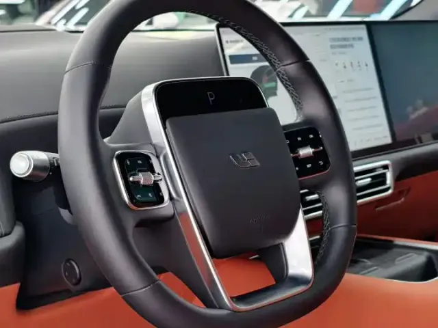 Li Auto L9 — Фото автомобиля 8