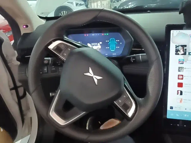 Xpeng G3 — Фото автомобиля 10