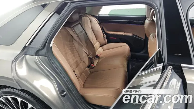 Hyundai Grandeur Grandeur (GN7) 2.5 Бензин 2WD — Фото автомобиля 11