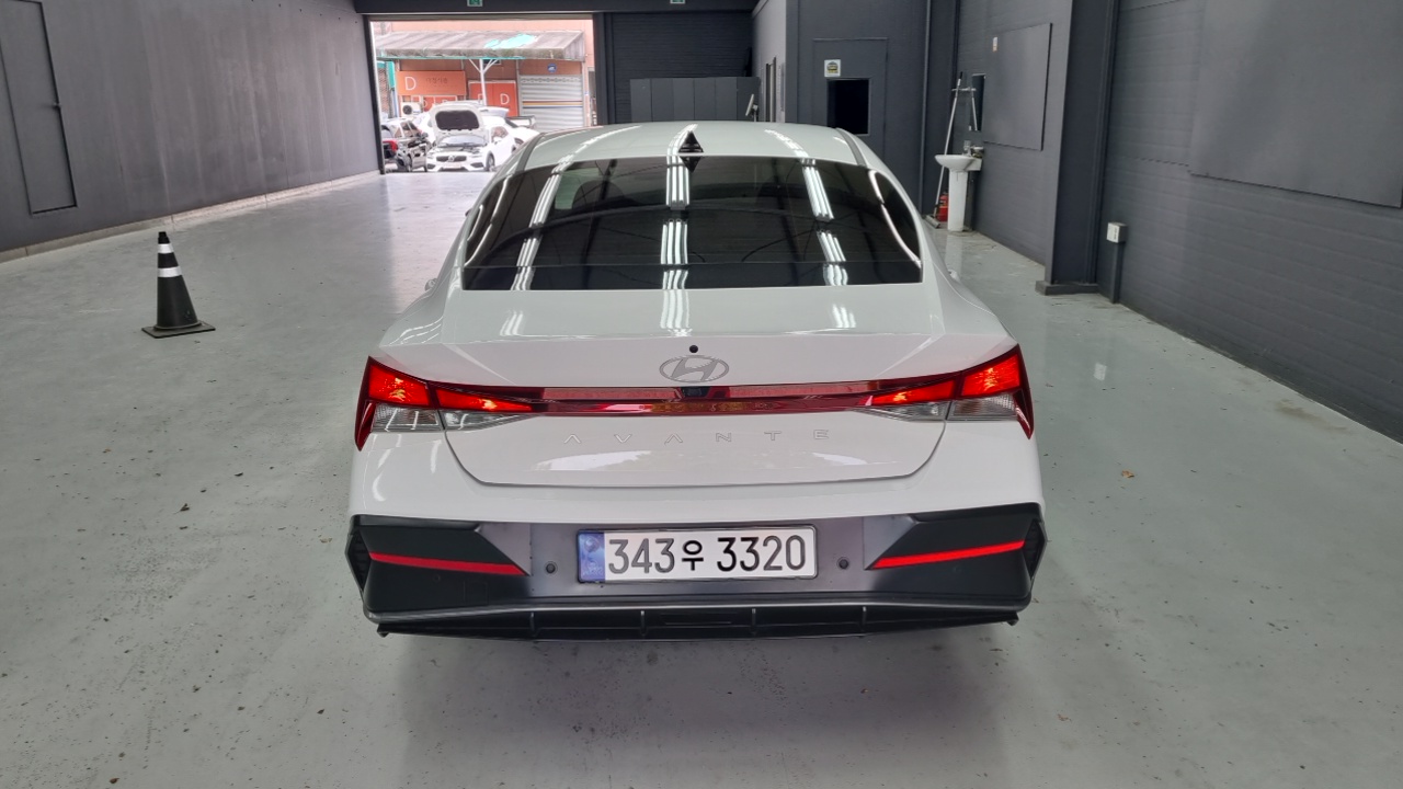 Hyundai Avante CN7 — Фото автомобиля 4