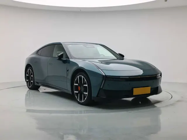 Xpeng P7 — Фото автомобиля 3