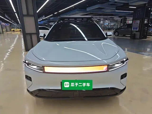 Changan Qiyuan E07 — Фото автомобиля 2