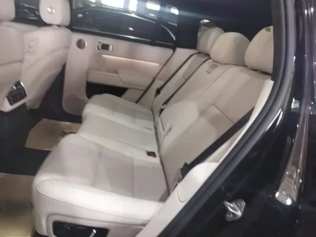 Li Auto L7 — Фото автомобиля 16