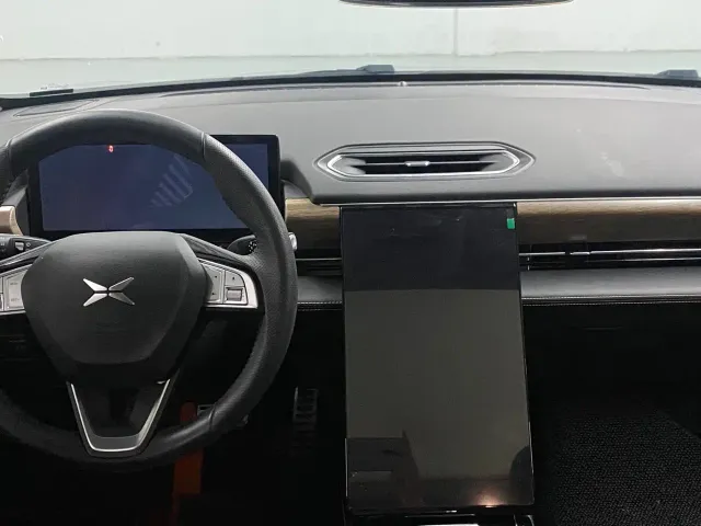 Xpeng P5 — Фото автомобиля 15