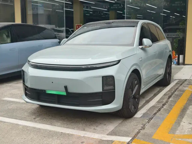Фотография автомобиля — Li Auto L6