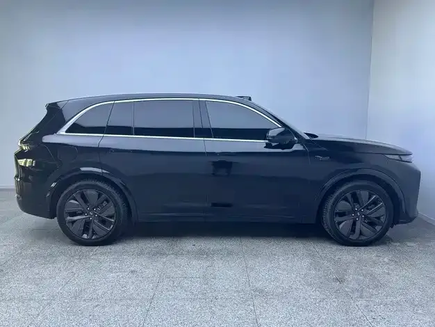 Li Auto L7 — Фото автомобиля 11