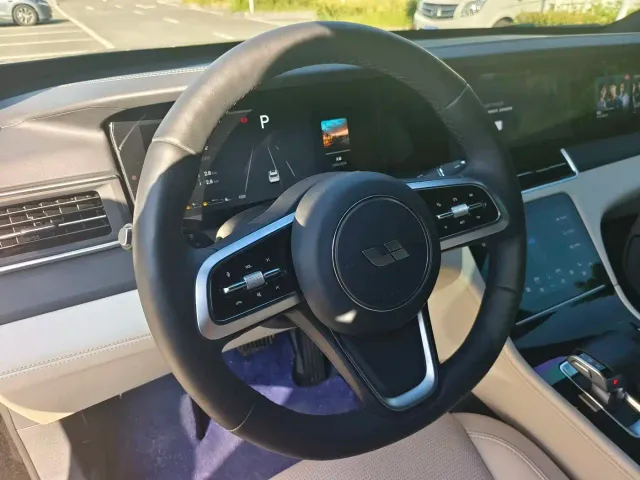 Li Auto ONE — Фото автомобиля 9