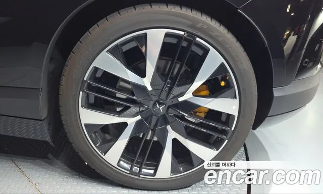 Polestar 4 — Фото автомобиля 6