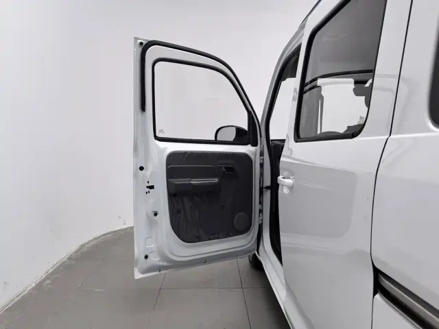 Wuling Zhiguang NEV — Фото автомобиля 8