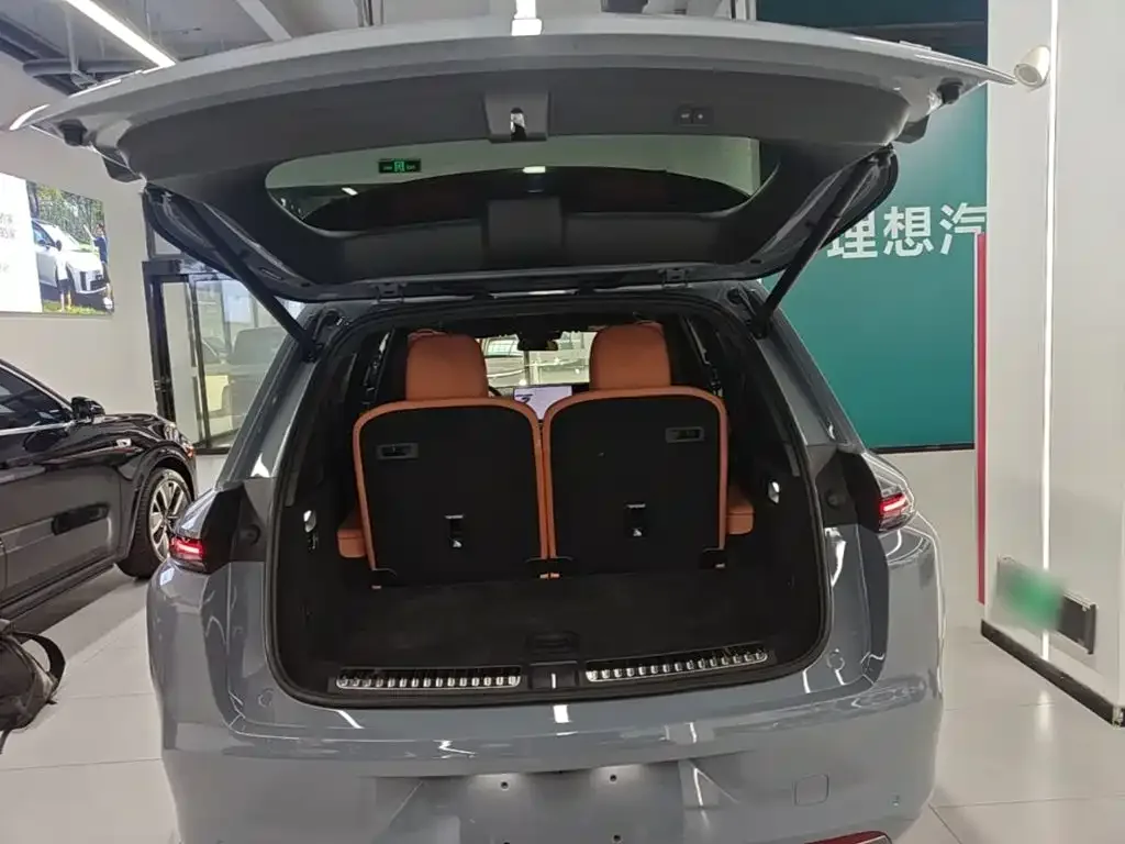 Li Auto Li L8 2025 Max Smart Renewal Edition — Фото автомобиля 18