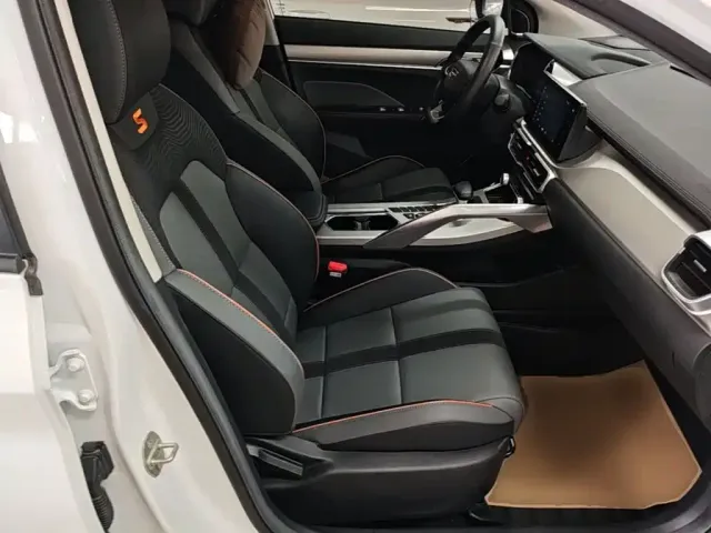 Geely Binyue — Фото автомобиля 24