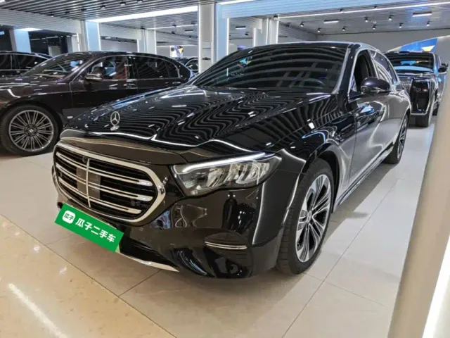 Фотография автомобиля — Mercedes-Benz E-Class