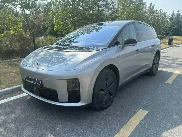 Фотография автомобиля — Li Auto i8