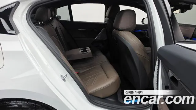 BMW 5 Series G60 — Фото автомобиля 17