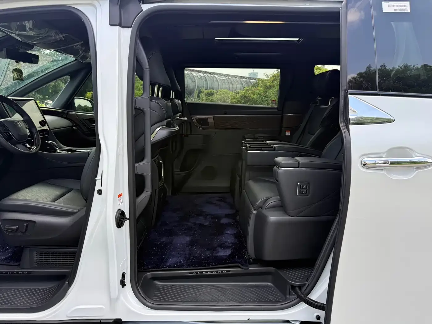 Toyota Alphard 2024 Hybrid 2.5L Prestige Edition — Фото автомобиля 6