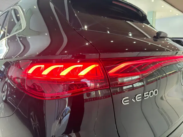 Mercedes-Benz EQE SUV — Фото автомобиля 14