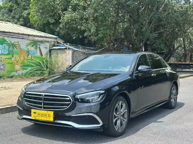 Фотография автомобиля — Mercedes-Benz E-Class